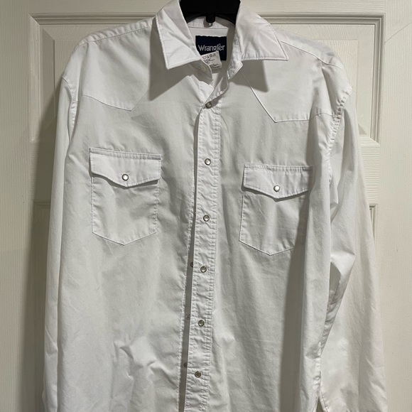 Medium Men’s Wrangler snap up shirt